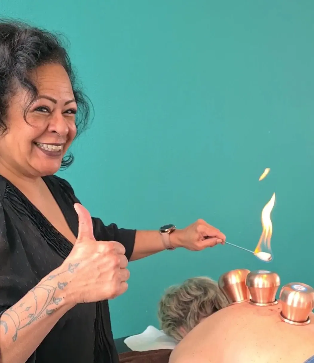 Fire cupping door Corrie Alt, Massagepraktijk ALT Maastricht